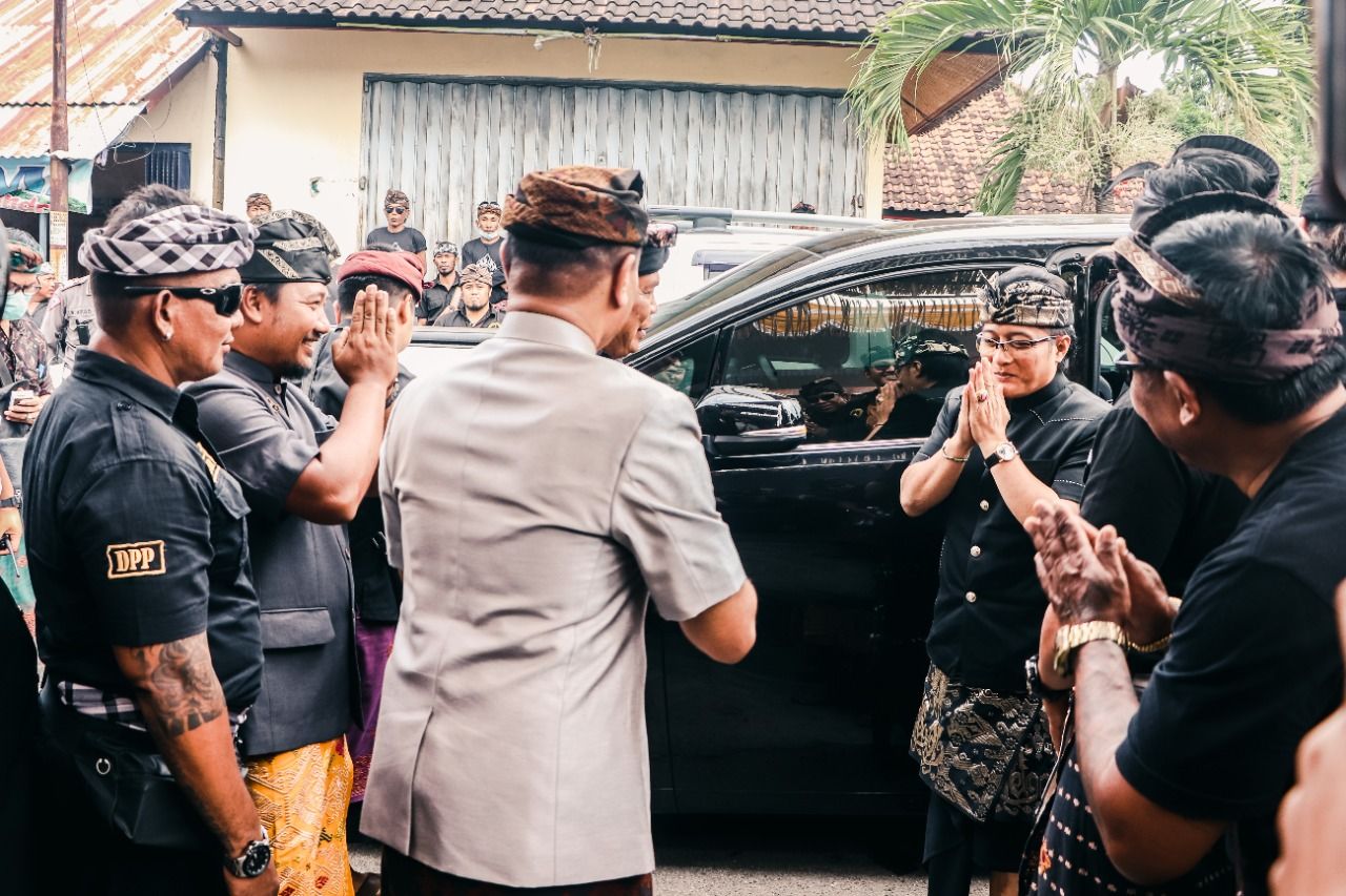podiumnews.com-Hadiri Pitra Yadnya di Pemaron, Bupati Badung Doakan Berjalan Lancar